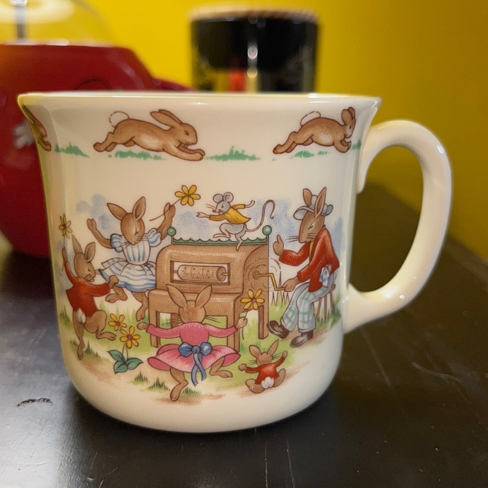 BUNNYKINS English Fine Bone China ROYAL DOULTON (U.K.) Excellent condition
